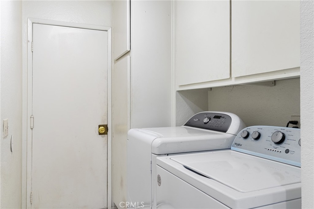 9684 Hemlock Street Property Photo 16