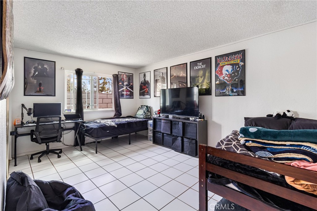 9684 Hemlock Street Property Photo 17