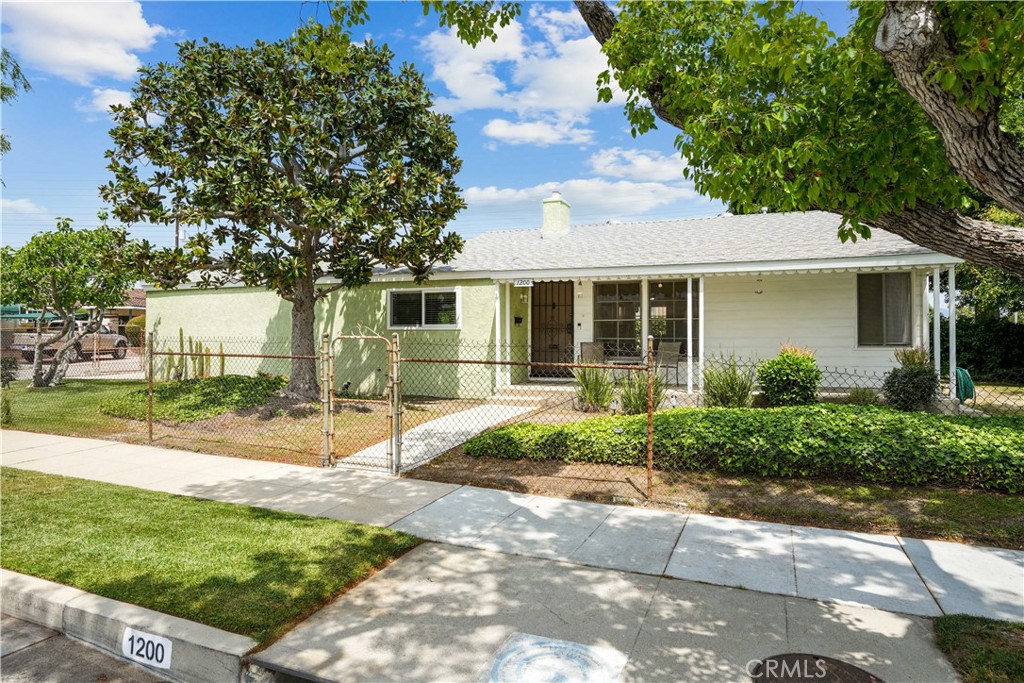 1200 N Valley Street Property Photo