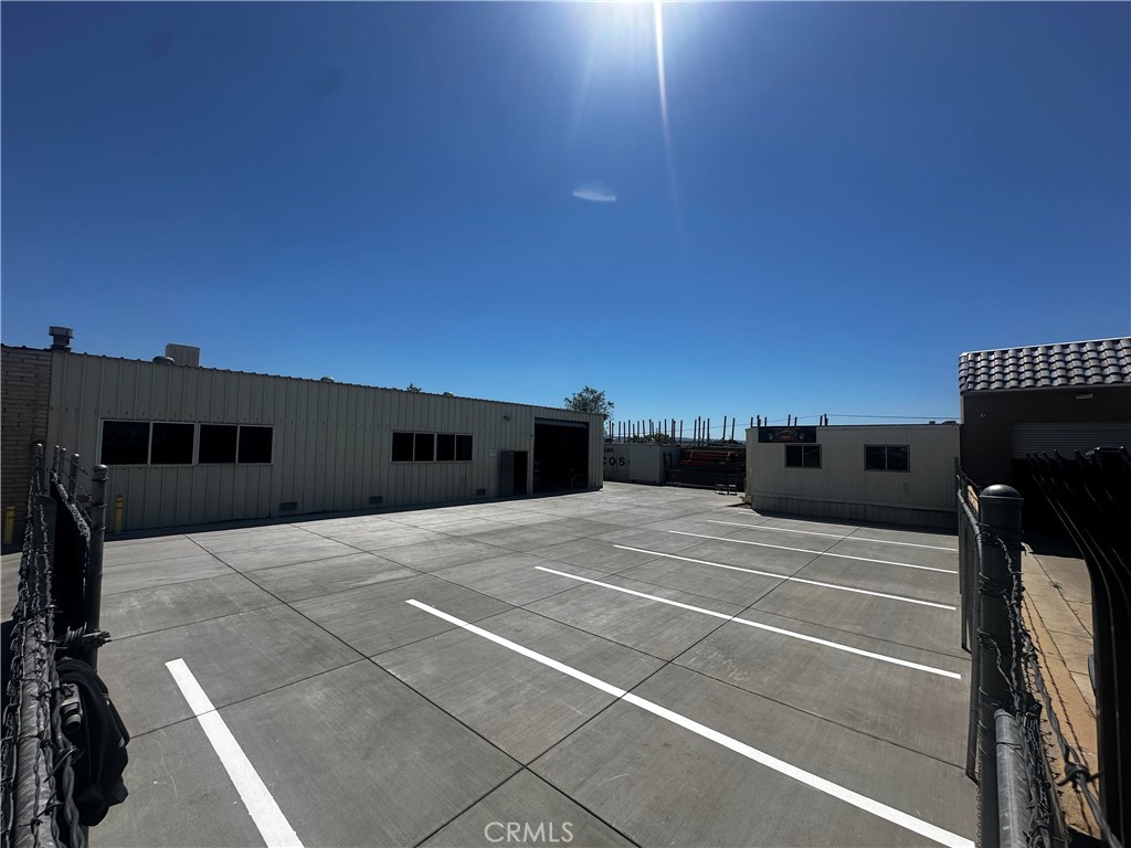 45231 Trevor Avenue Property Photo 2