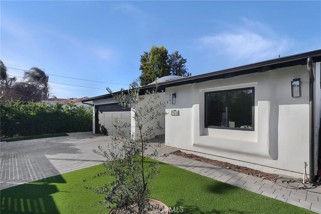 18149 Calvert Street Property Photo 1