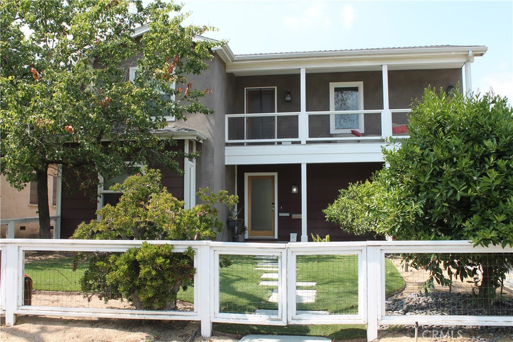 2909 W Clark Avenue Property Photo 1