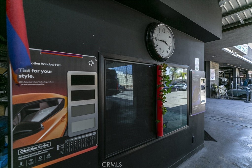 5035 Hollywood Boulevard Property Photo 11
