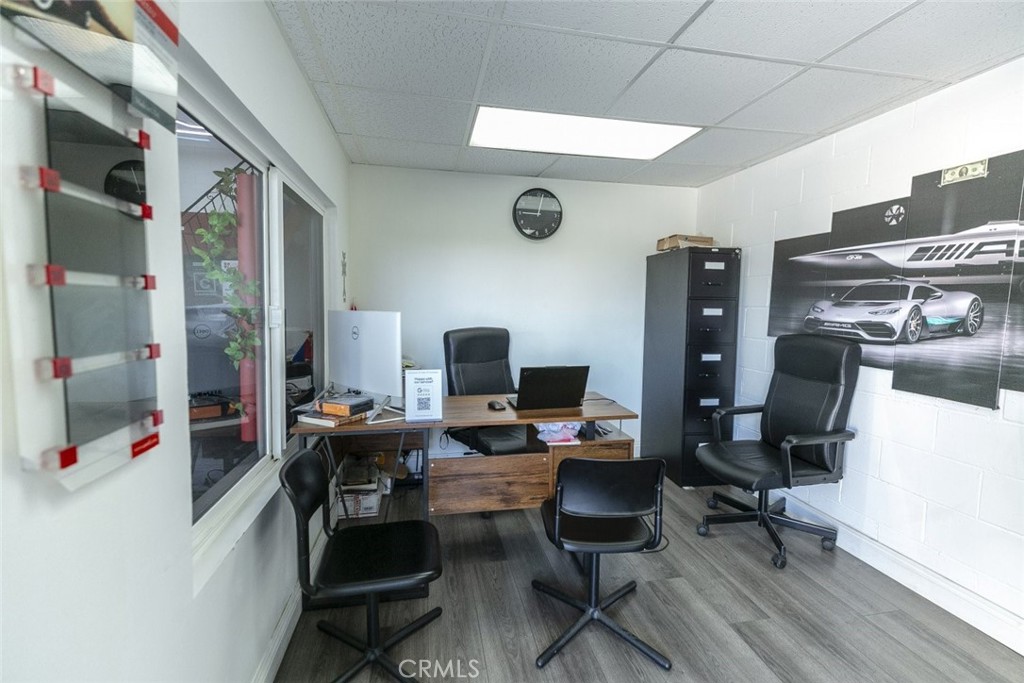 5035 Hollywood Boulevard Property Photo 12