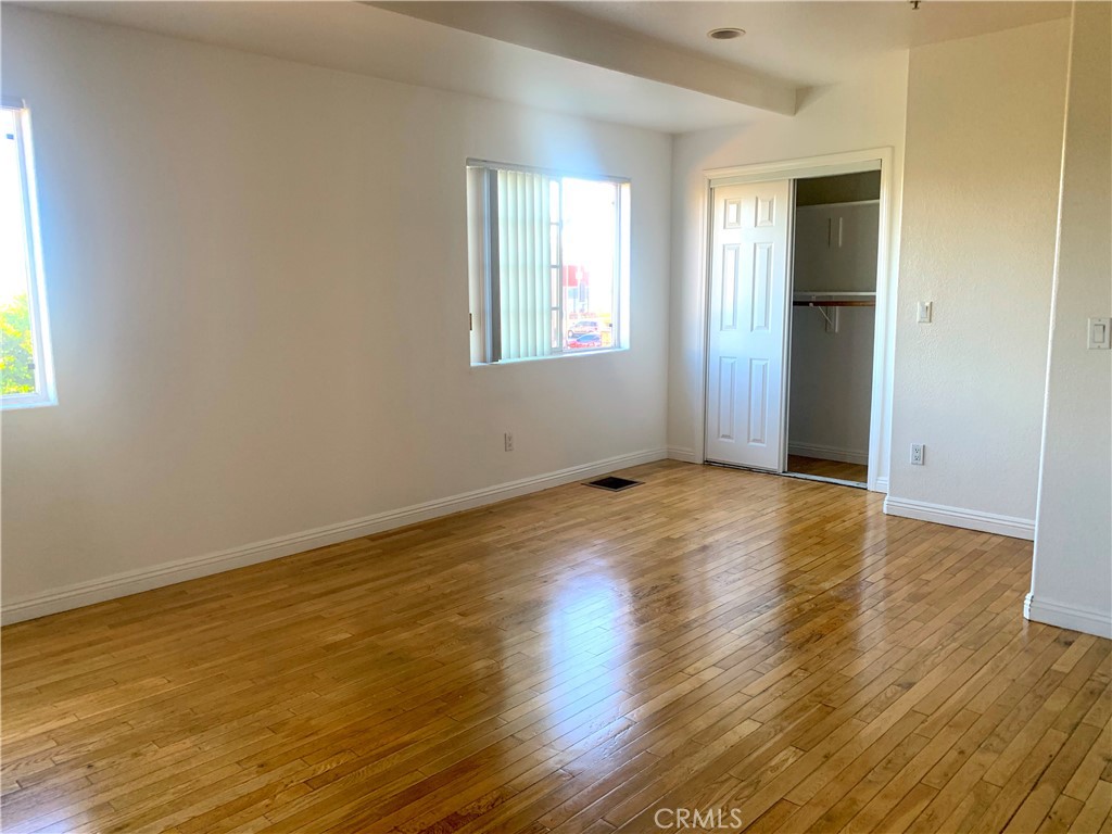 6417 Troost Avenue Property Photo 9