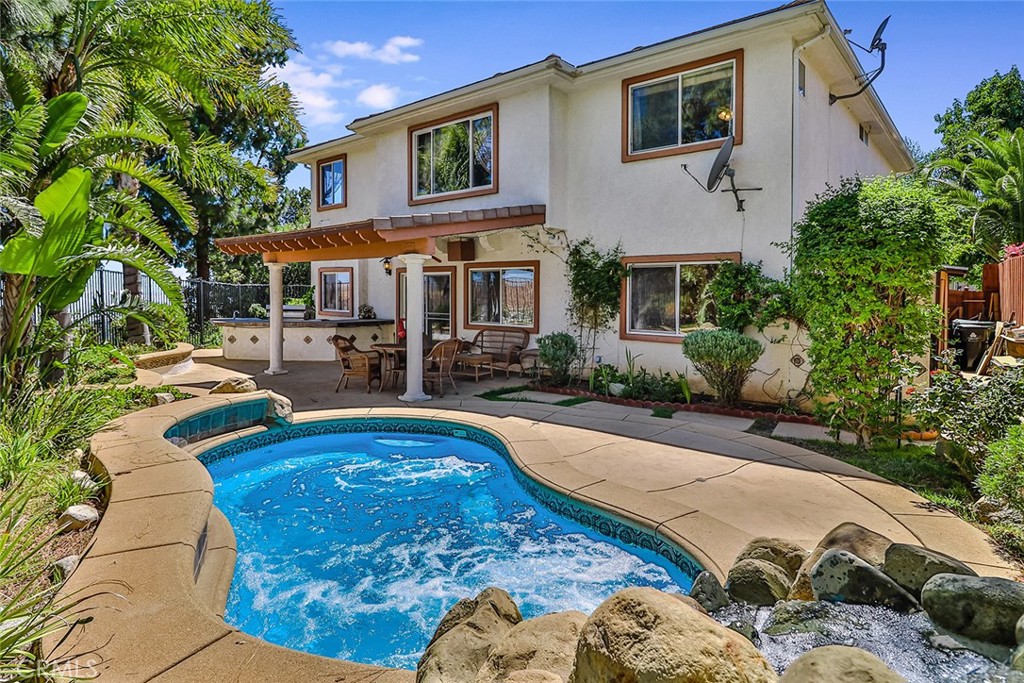 13910 Mountain View Place Property Photo 1