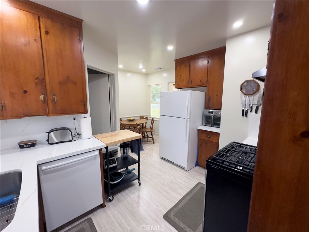 15948 Blackhawk Street Property Photo 2