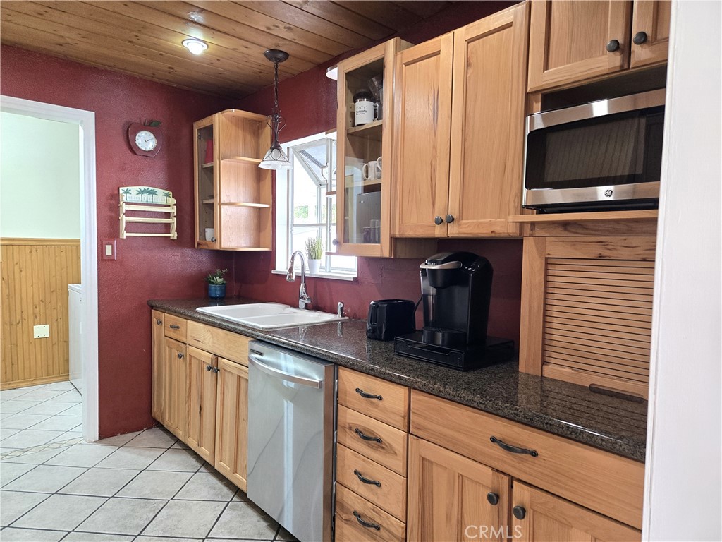 2149 Clover Street Property Photo 1