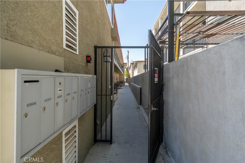 135 S Belmont Street Property Photo 4