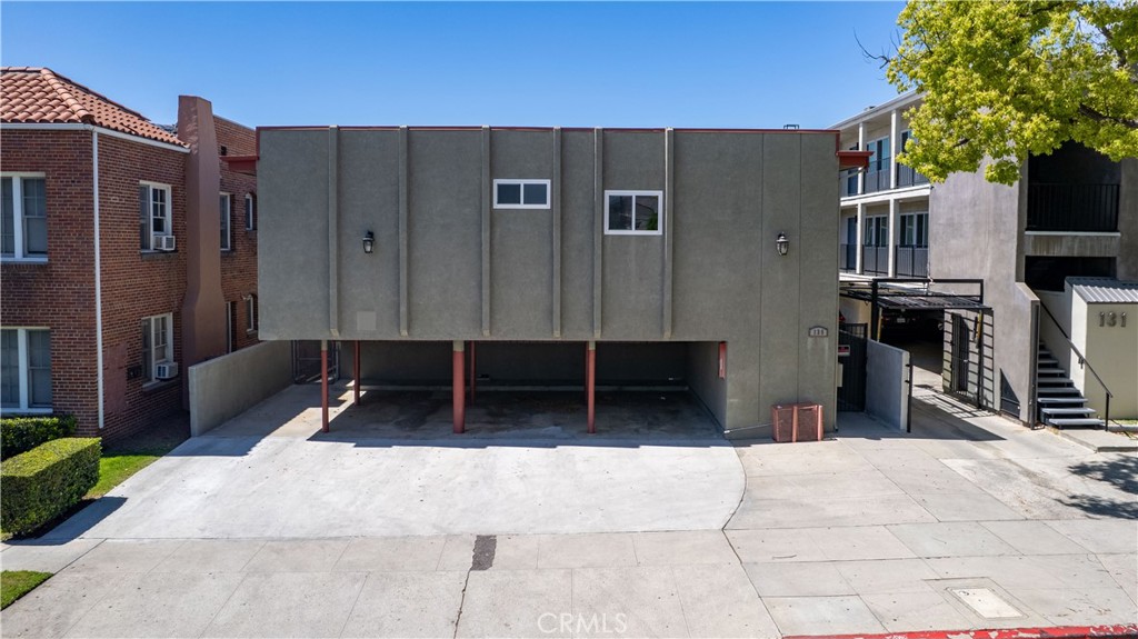 135 S Belmont Street Property Photo 24