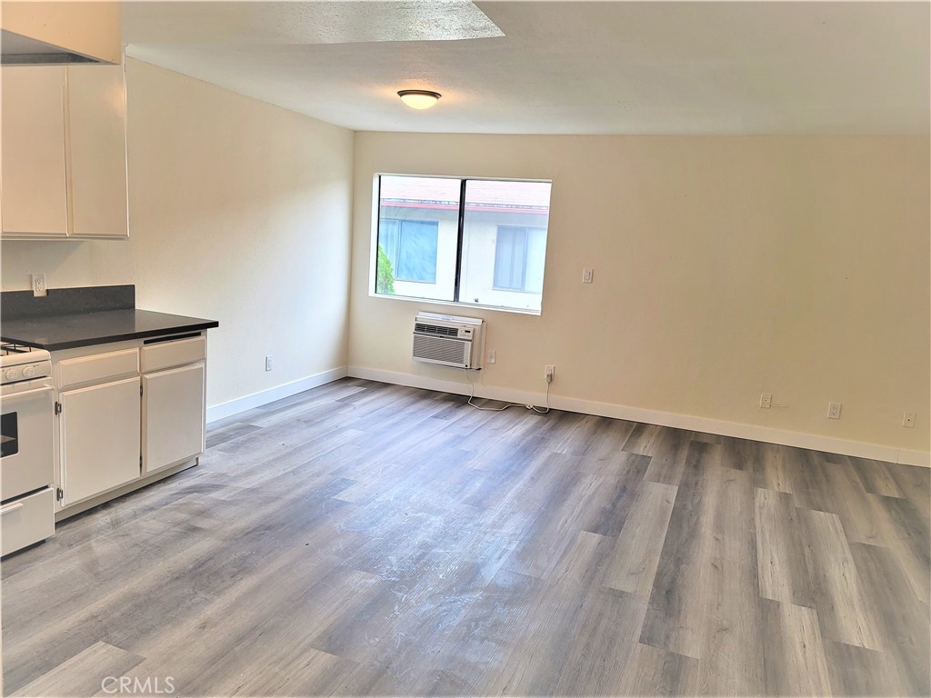 4906 Rosewood Avenue Property Photo 1