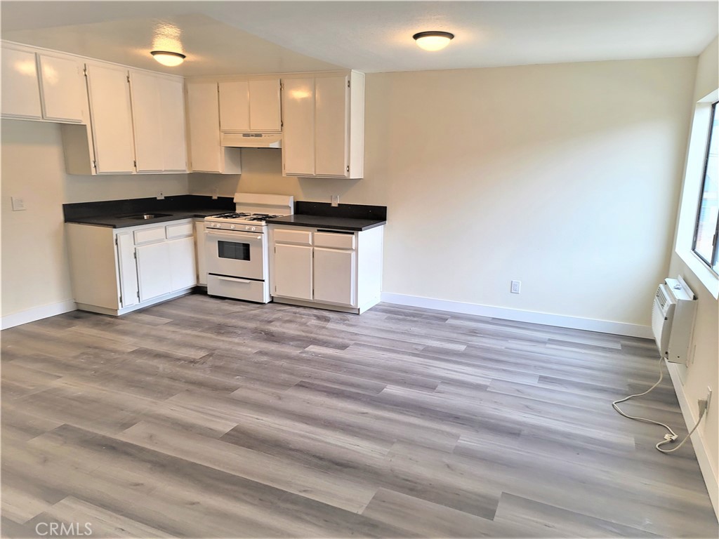 4906 Rosewood Avenue Property Photo 8
