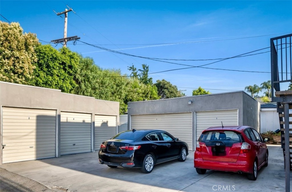 4220 Ventura Canyon Avenue Property Photo 4