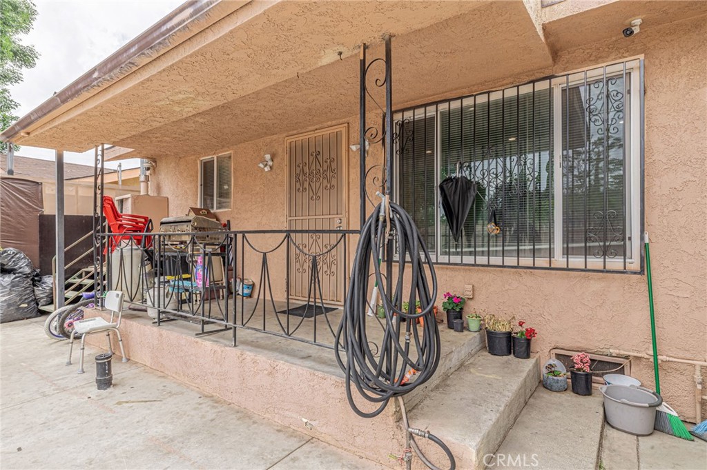 15723 Kadota Street Property Photo 3