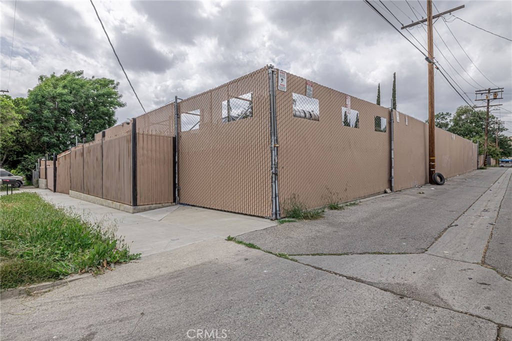15723 Kadota Street Property Photo 25