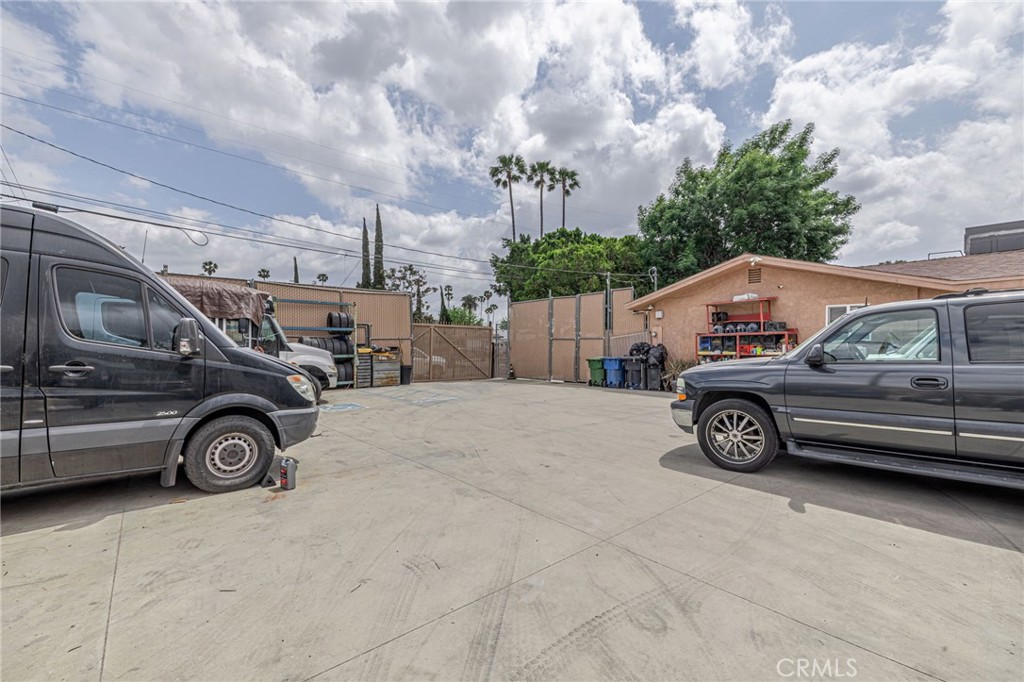15723 Kadota Street Property Photo 27