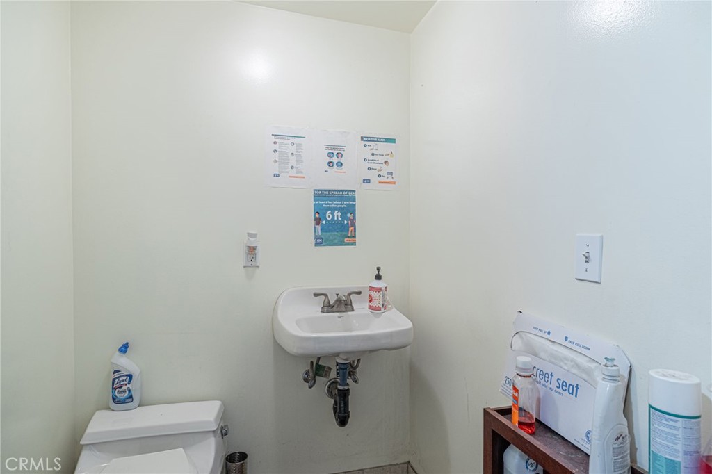 15723 Kadota Street Property Photo 40