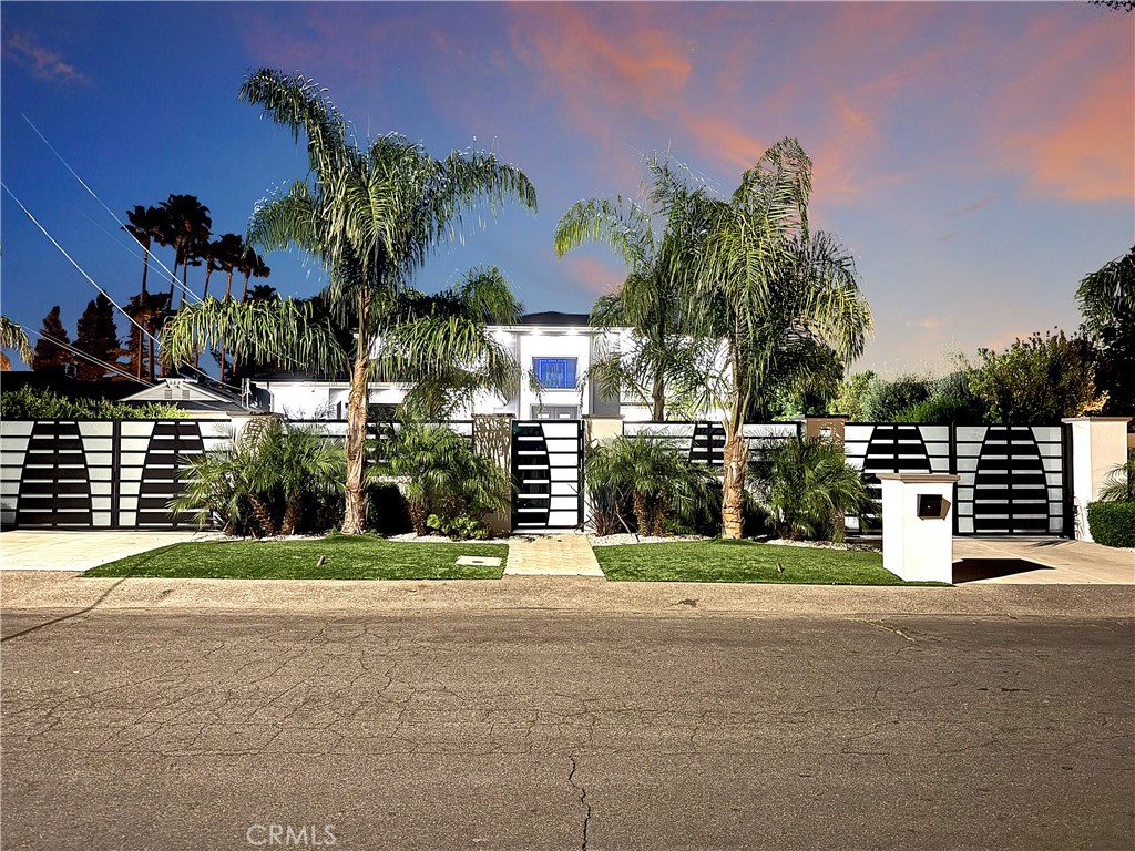 9218 Encino Avenue Property Photo