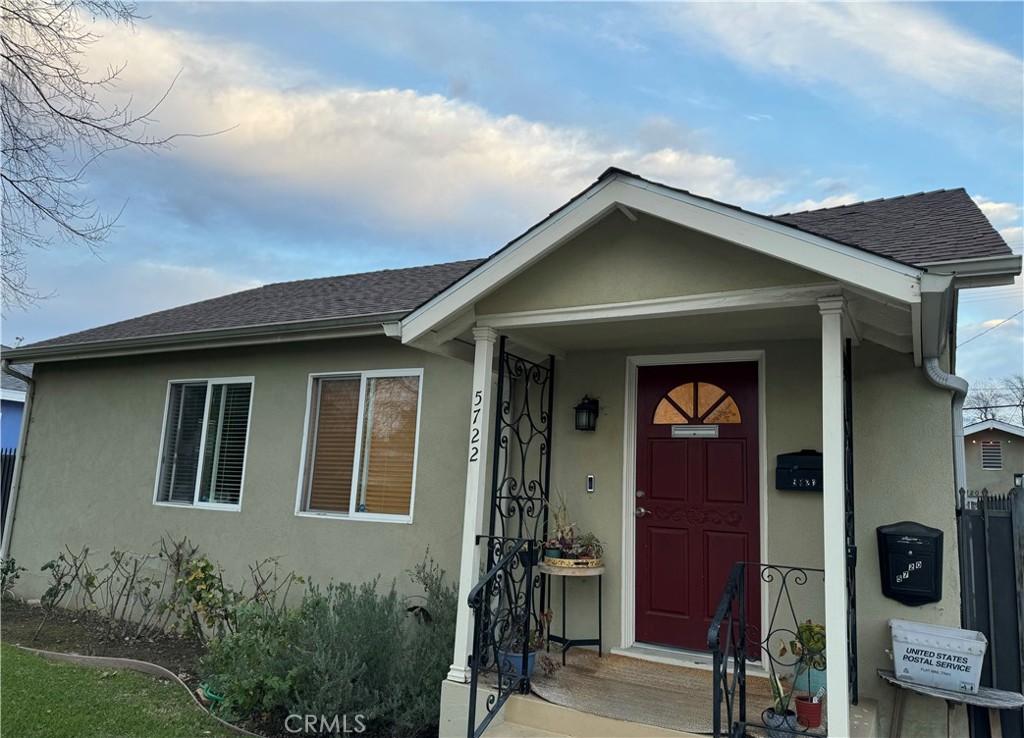 5722 Cedros Avenue Property Photo 1