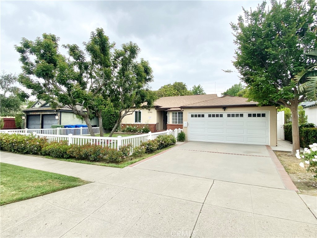 12740 Tiara Street Property Photo