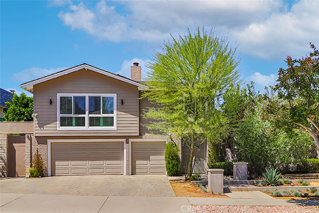 17141 Superior Street Property Photo 1