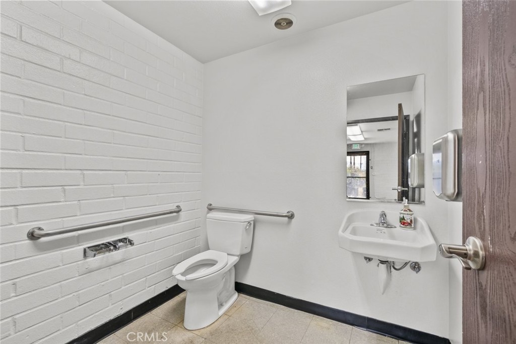 8163 Lankershim Boulevard Property Photo 27