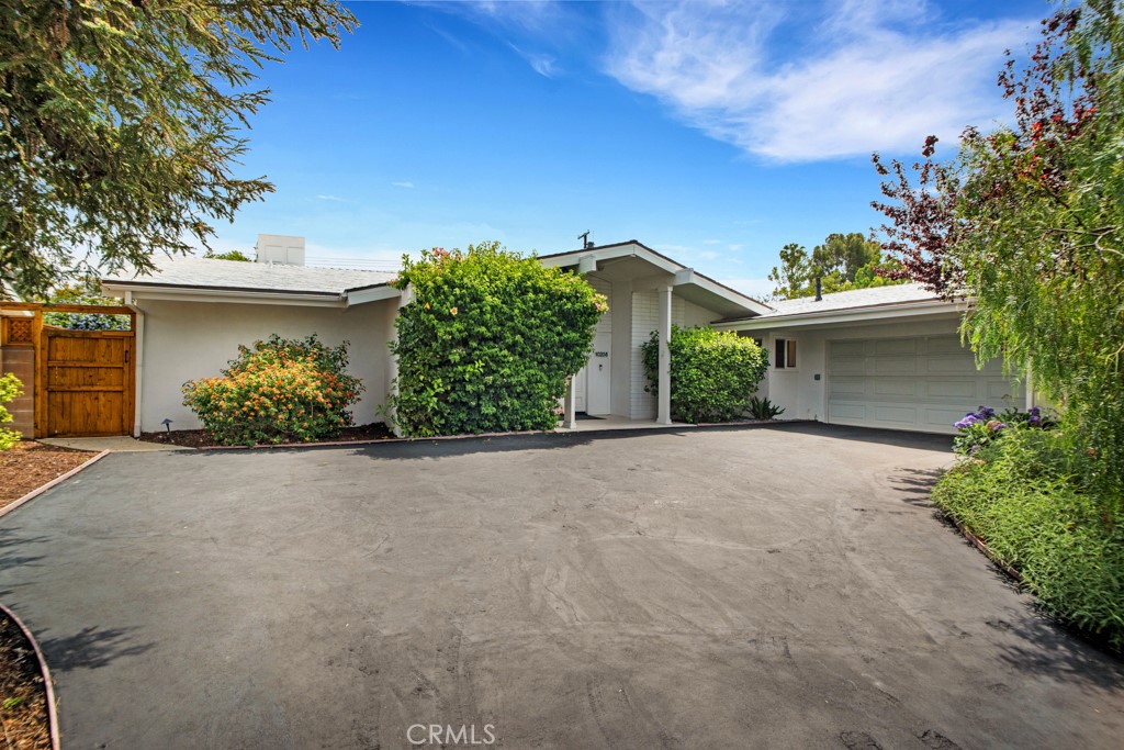 10208 Oak Park Avenue Property Photo