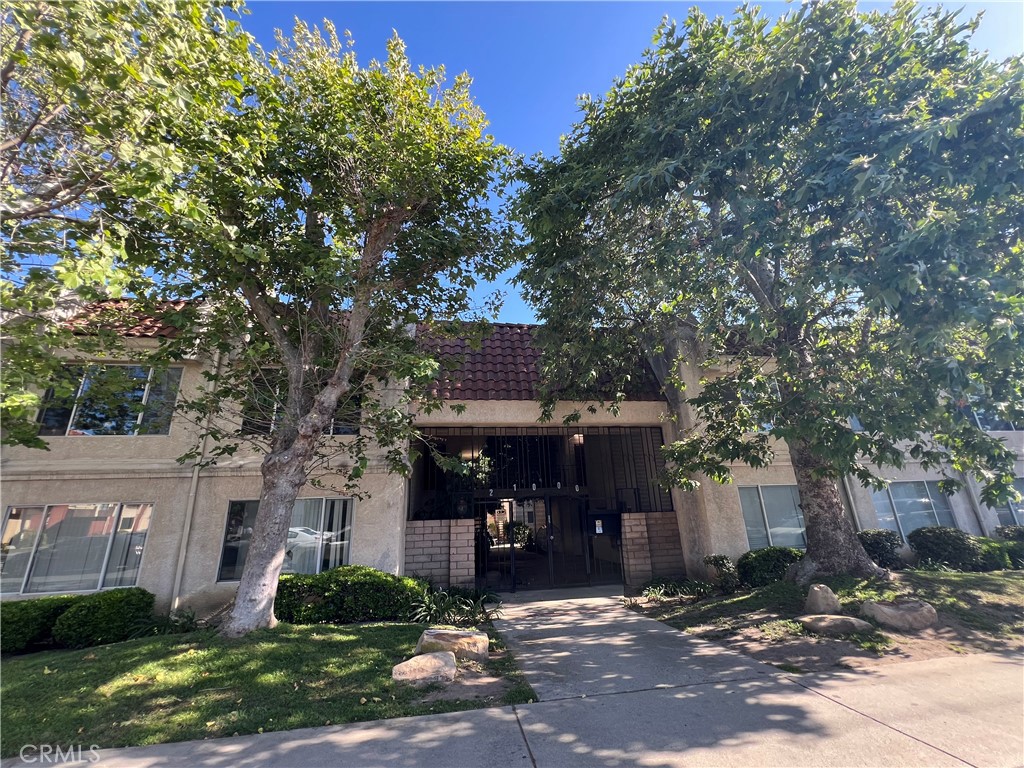 21000 Parthenia Street 19 Property Photo 1