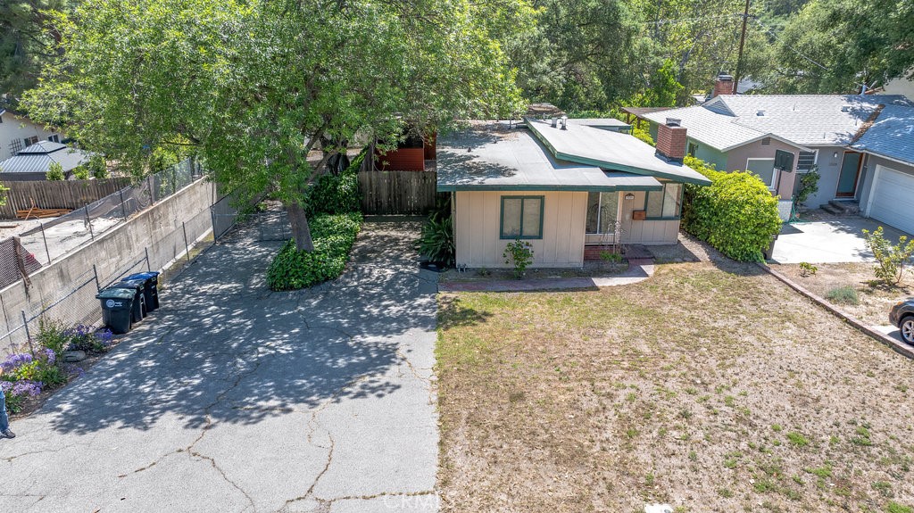 3226 Mills Avenue Property Photo 1
