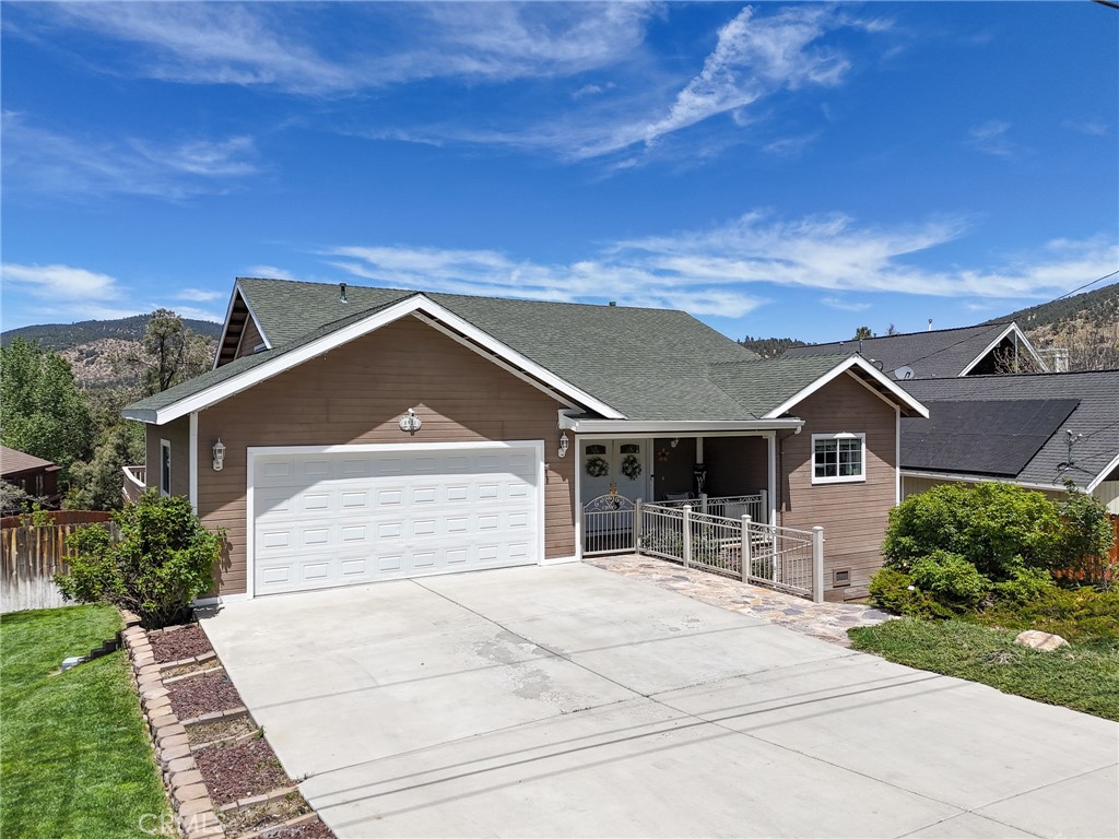 8921 Deer Trail Property Photo 1