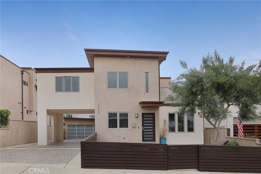 2025 Prospect Avenue Property Photo 1