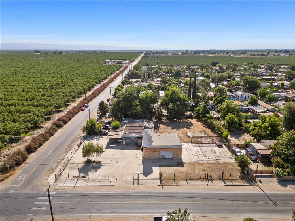 18499 Shafter Avenue Property Photo 3