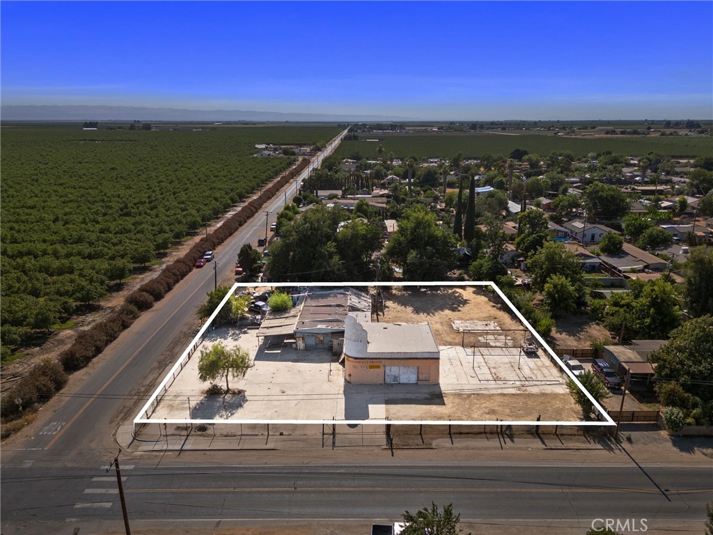 18499 Shafter Avenue Property Photo 4