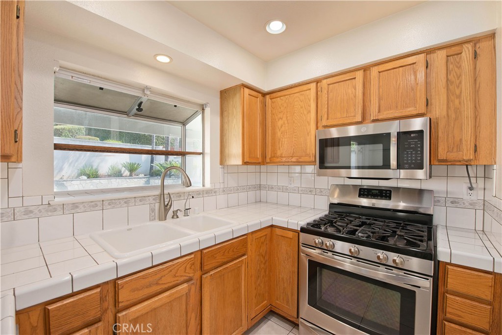 9788 Balaton Street Property Photo 15