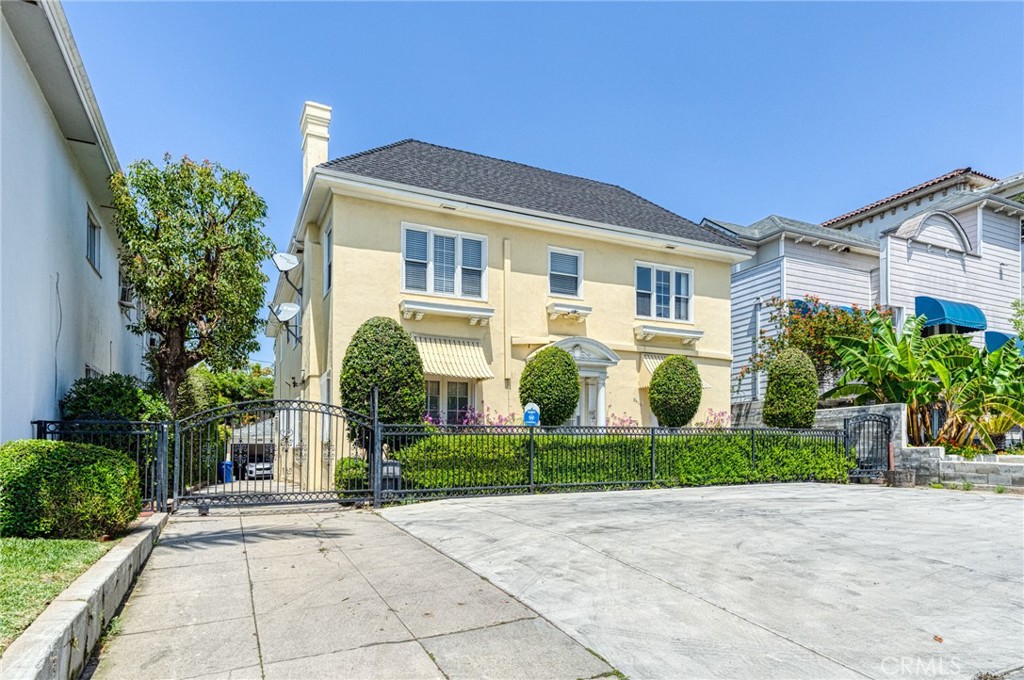 851 Crenshaw Boulevard Property Photo 2