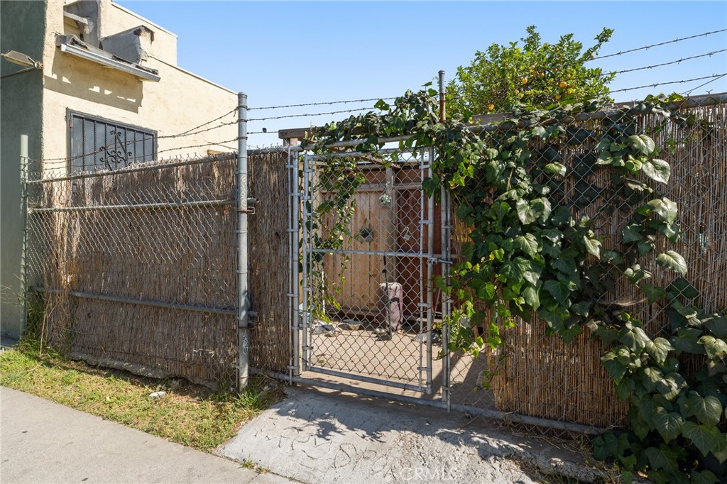 601 S Record Avenue Property Photo 17