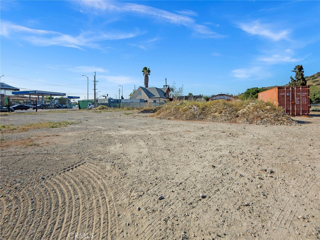 9046 Sunland Boulevard Property Photo 2