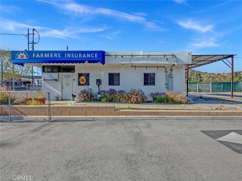 9046 Sunland Boulevard Property Photo 10