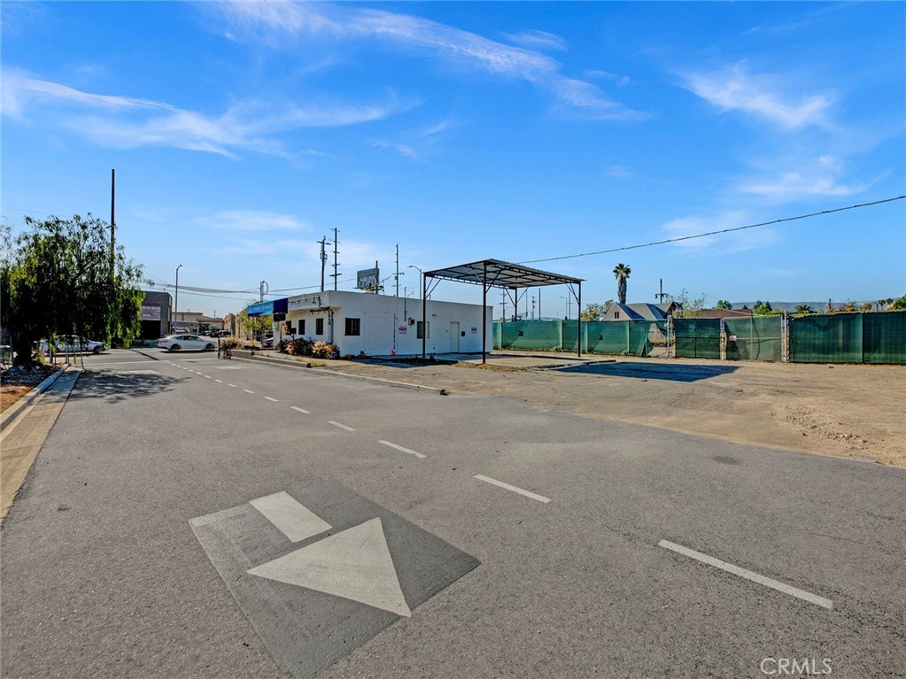 9046 Sunland Boulevard Property Photo 13