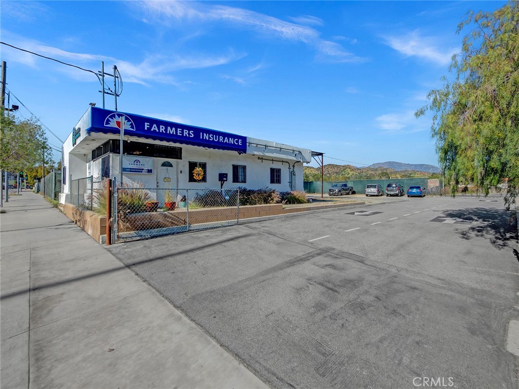 9040 Sunland Boulevard Property Photo 2