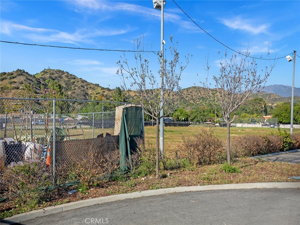 9040 Sunland Boulevard Property Photo 11