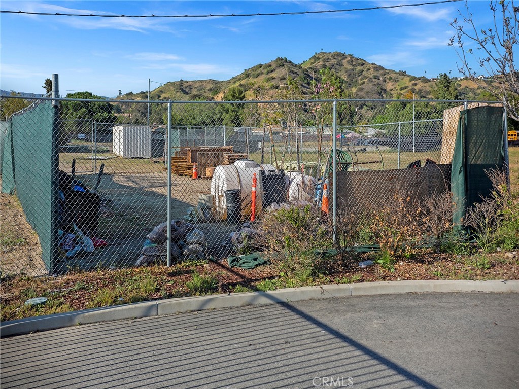 9040 Sunland Boulevard Property Photo 12