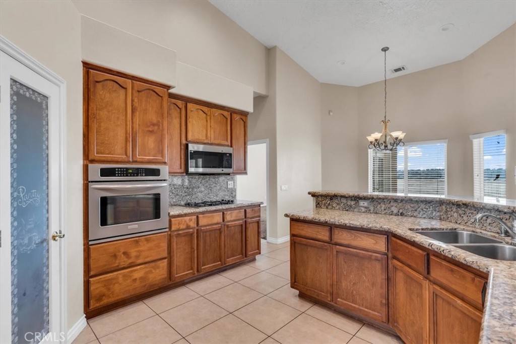 17322 Danbury Avenue Property Photo 12