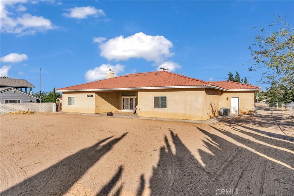 17322 Danbury Avenue Property Photo 24