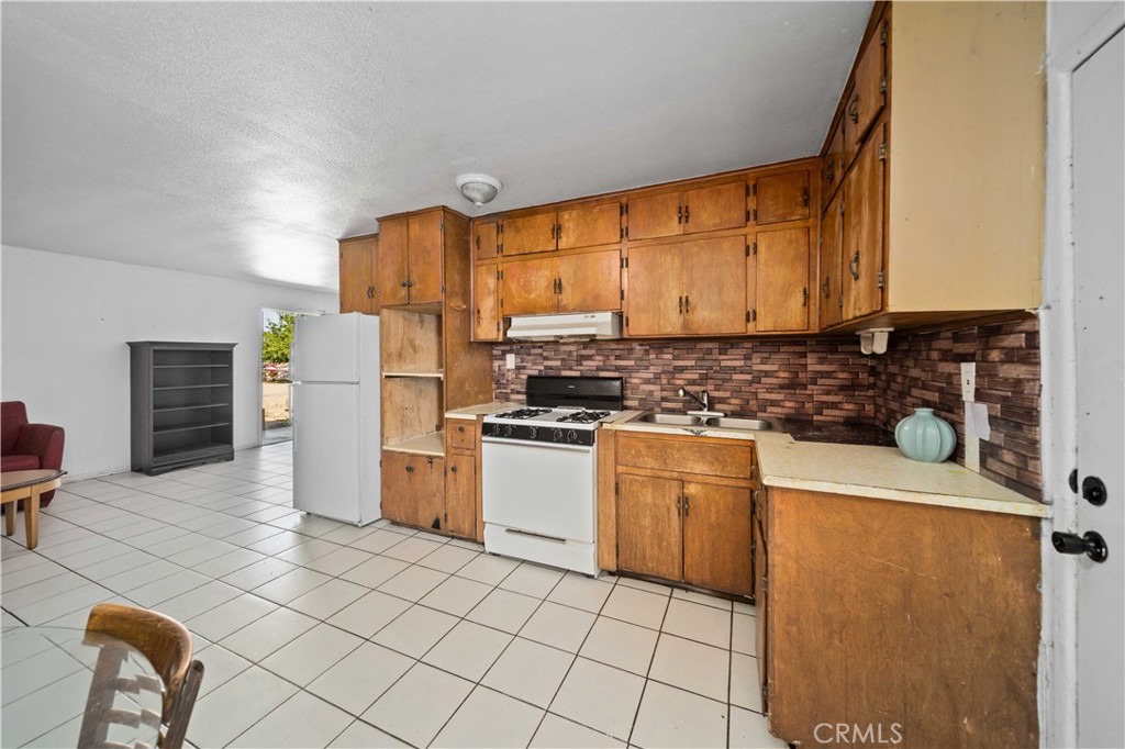 7251 Pearblossom Property Photo 23