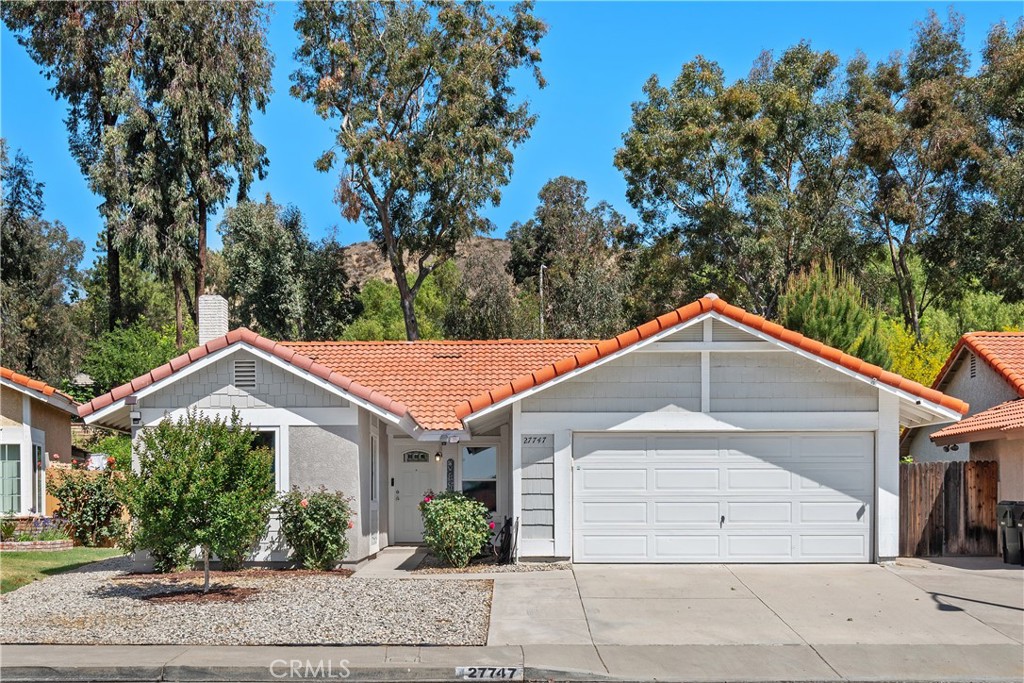 27747 Wakefield Road Property Photo 1