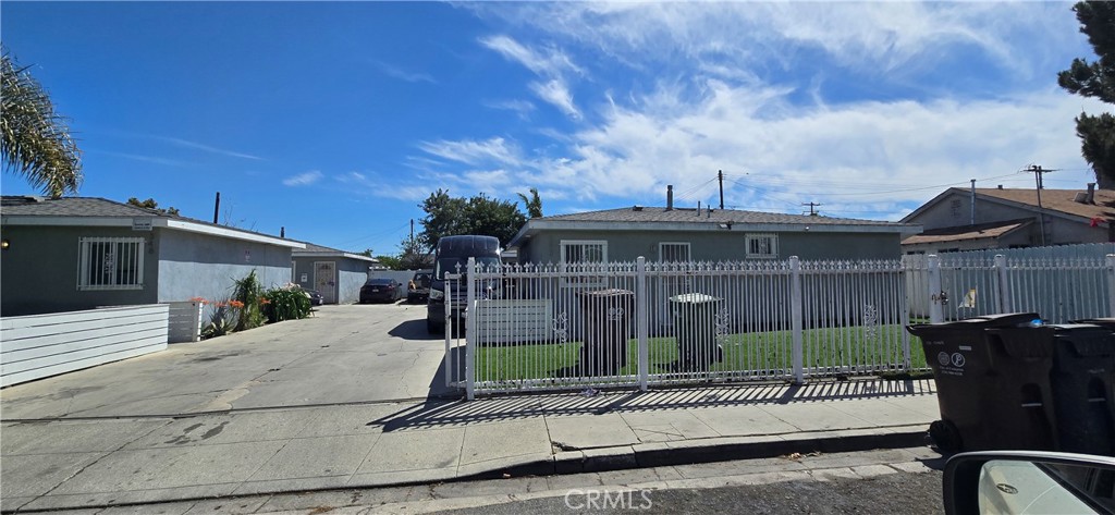 352 W Peach Street Property Photo 1