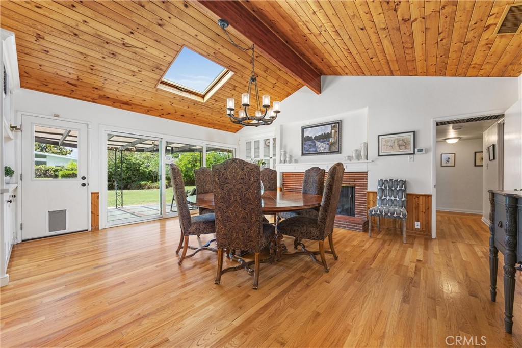 2465 Pine Street Property Photo 10