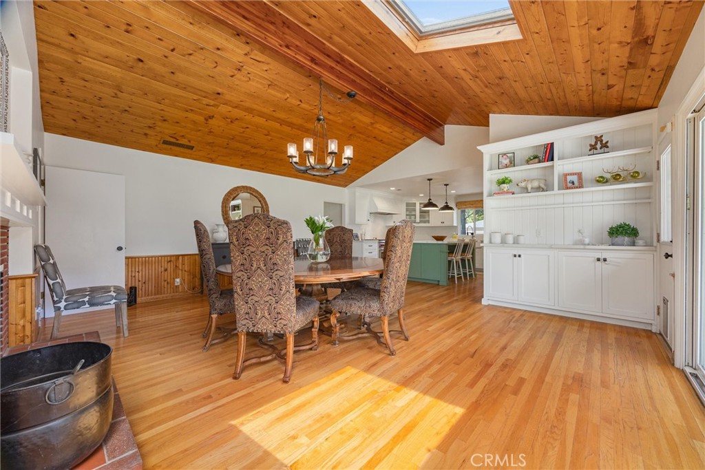 2465 Pine Street Property Photo 12