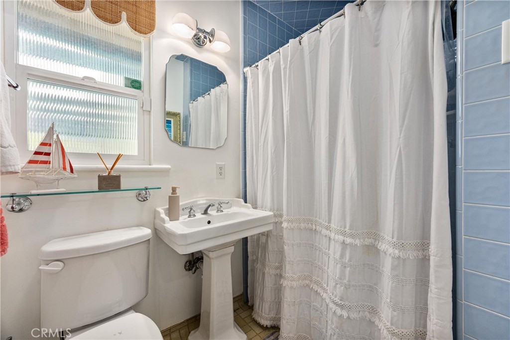 2465 Pine Street Property Photo 23